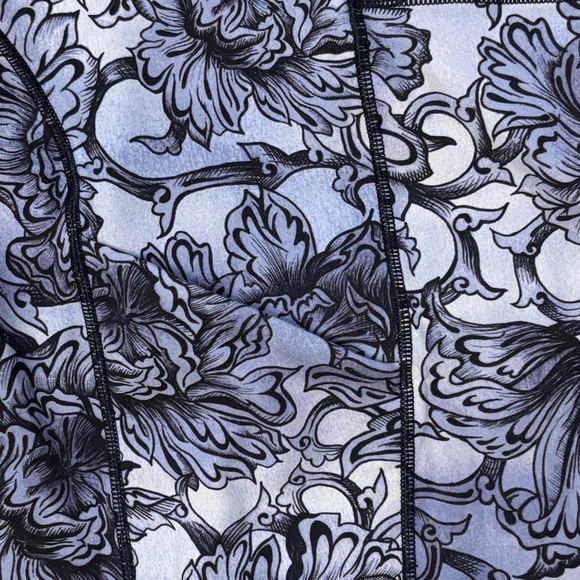 Lululemon Speed Up Tight 28" Size 8 In Hanakotoba Starlight Multi - Picture 7 of 10